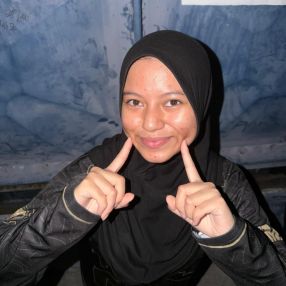 Sitti, Pengasuh di Ayer Keroh