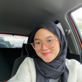 Maizatul, Pengasuh di Batang Kali