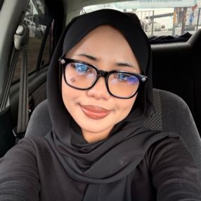Sarah, Pengasuh di Segamat