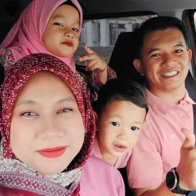 Izni, Family in Port Dickson