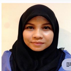 Nur, Babysitter in Durian Tunggal