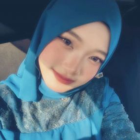Nur, Babysitter in Telok Panglima Garang