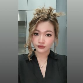 Elvina, Pengasuh di Nilai