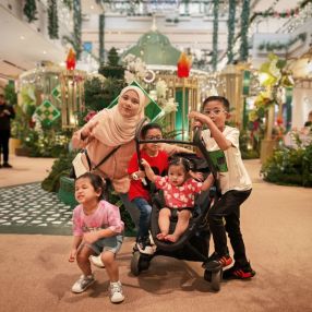 Farah, Family in Sungai Buloh