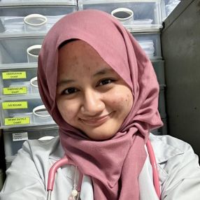 Nurin Zayani, Pengasuh di Pasir Mas