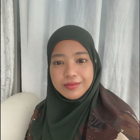 Uzaida, Pengasuh di Padang Serai