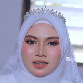 Eliyanatasha, Babysitter in Gambang