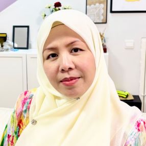 Kak Ju, Babysitter in Sepang