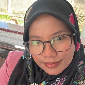 Eyyka, Babysitter in Sungai Udang