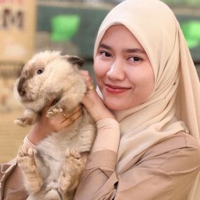 Adawiyah, Pengasuh di Putrajaya