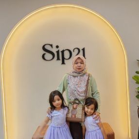 Siti Hajar, Family in Gelang Patah