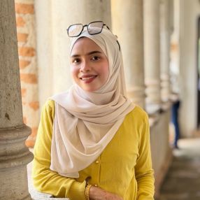 NurFairah, Pengasuh di Penaga