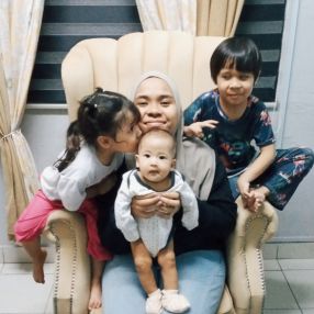 Neesa, Family in Melaka