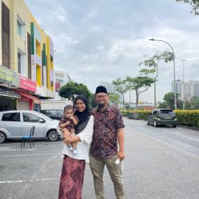 Dila, Keluarga di Pasir Gudang