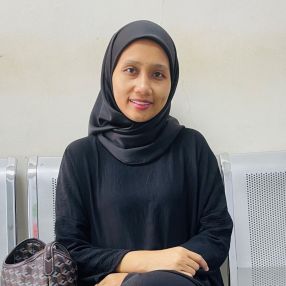 Azni, Pengasuh di Labu