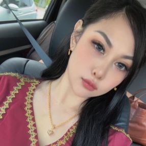 Putri, Pengasuh di Masai