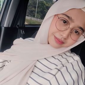 izzaty, Pengasuh di Kota Kinabalu