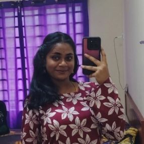 Karthika, Pengasuh di Lunas