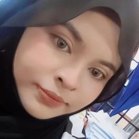 Nurellyna, Babysitter in Muar
