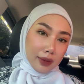 Putri, Pengasuh di Hulu Langat