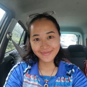 Flora, Babysitter in Tamparuli