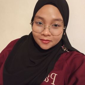 Nur, Babysitter in Mentakab