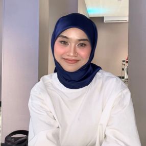 Nur, Babysitter in Jitra