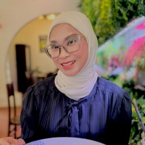 Tengku Balkis, Pengasuh di Sungai Buloh