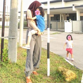Ameerah, Pengasuh di Batu Maung