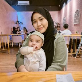 Izzah, Family in Kuching