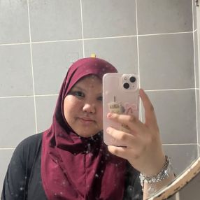 Izahtul, Babysitter in Dengkil