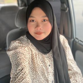 Nurul, Babysitter in Kampung Raja