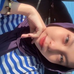 Amira, Pengasuh di Kuala Lumpur