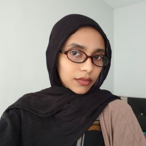 Farhana, Pengasuh di Nilai
