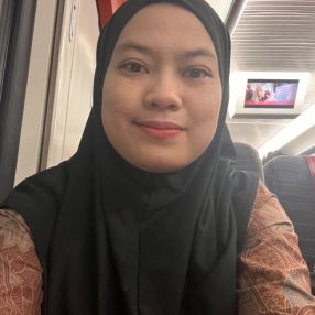 Nurul, Babysitter in Gelang Patah