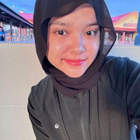 Ainaa, Babysitter in Batu Caves