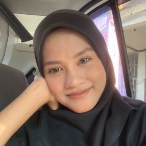 Tia, Babysitter in Temerloh