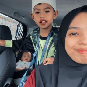 Aisyah, Keluarga di Durian Tunggal