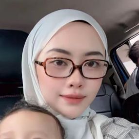 Fatin, Pengasuh di Dengkil