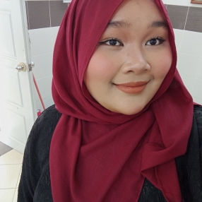 Aishah, Pengasuh di Dengkil