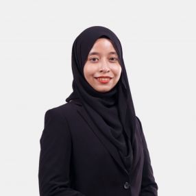 Liyana, Pengasuh di Bandar Puncak Alam