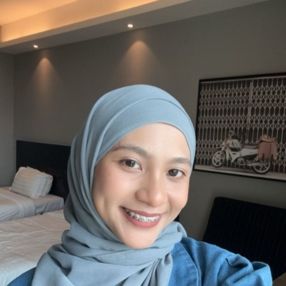 Aiera, Pengasuh di Alor Gajah