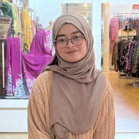 Nur, Pengasuh di Mantin
