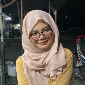 Atikah, Babysitter in Beranang