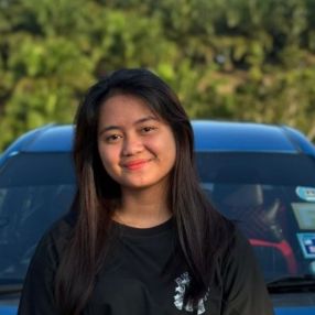 Gloria, Pengasuh di Sibu