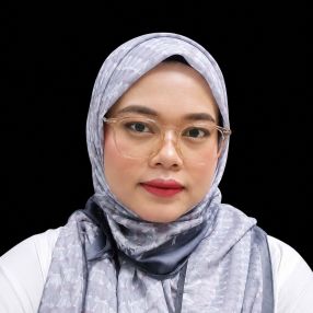 Nur Alia Ain Nazua, Pengasuh di Batu Maung
