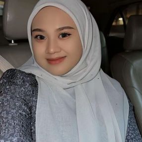 AINA MARDHIAH, Babysitter in Labis