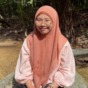 Syuhadah, Babysitter in Parit Jawa