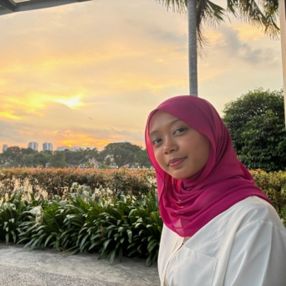 Auni, Babysitter in Batu Gajah