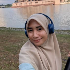 NajmaAthirah, Babysitter in Dengkil